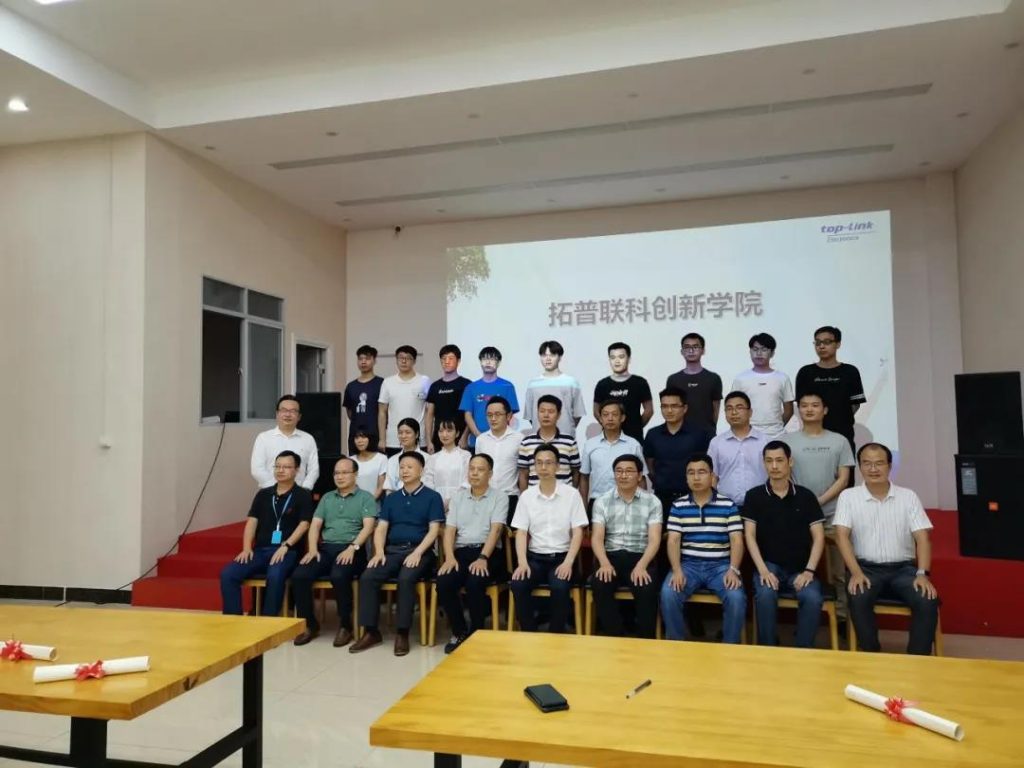 在拓普聯(lián)科，我們學(xué)習(xí)提升，超越自我；